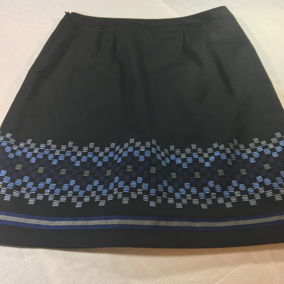 Ann Taylor Loft Black Skirt With Blue Design Sz 10 - Picture 2 of 8